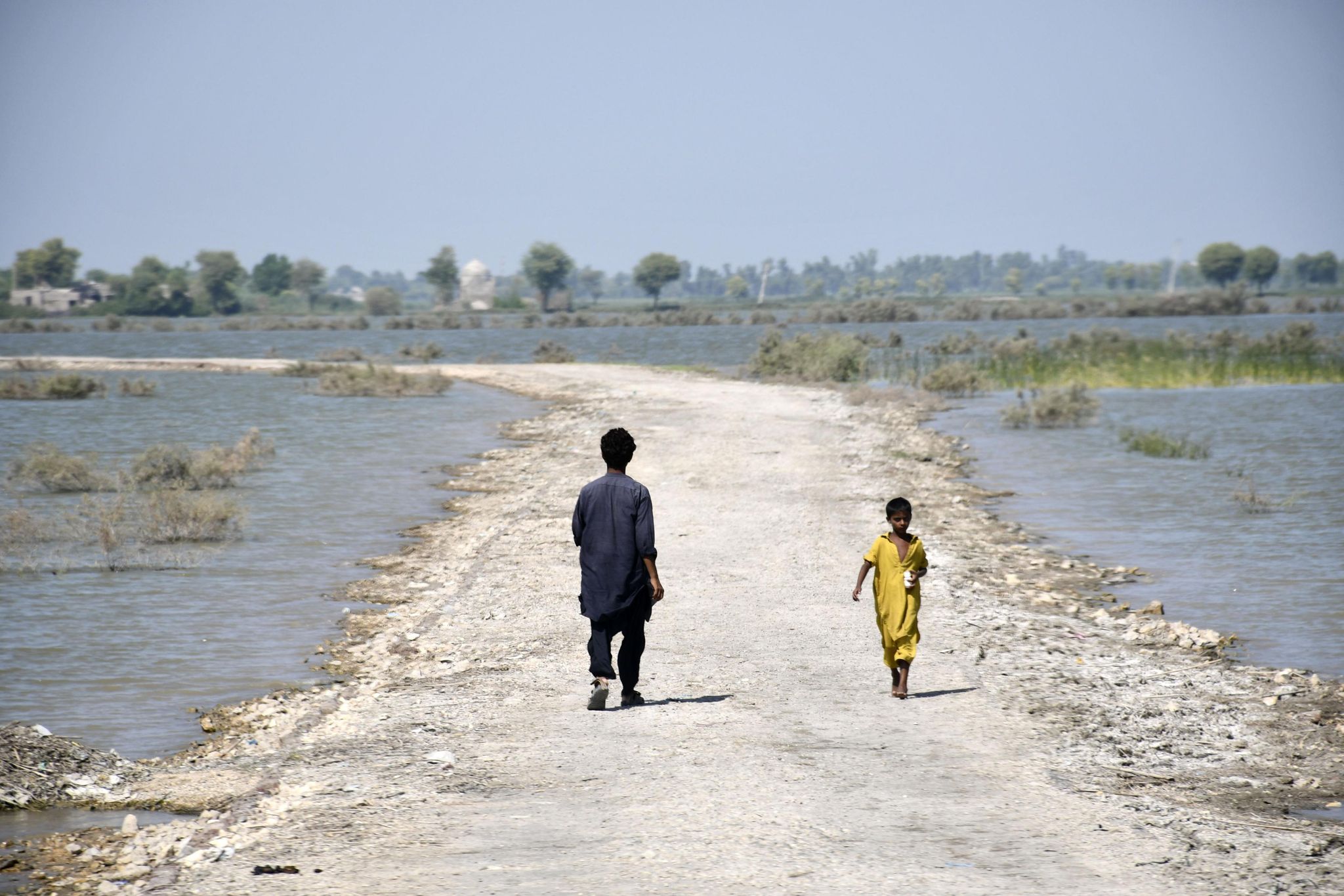 Durch die verheerenden Überschwemmungen in Pakistan stehen weite Landstriche unter Wasser.