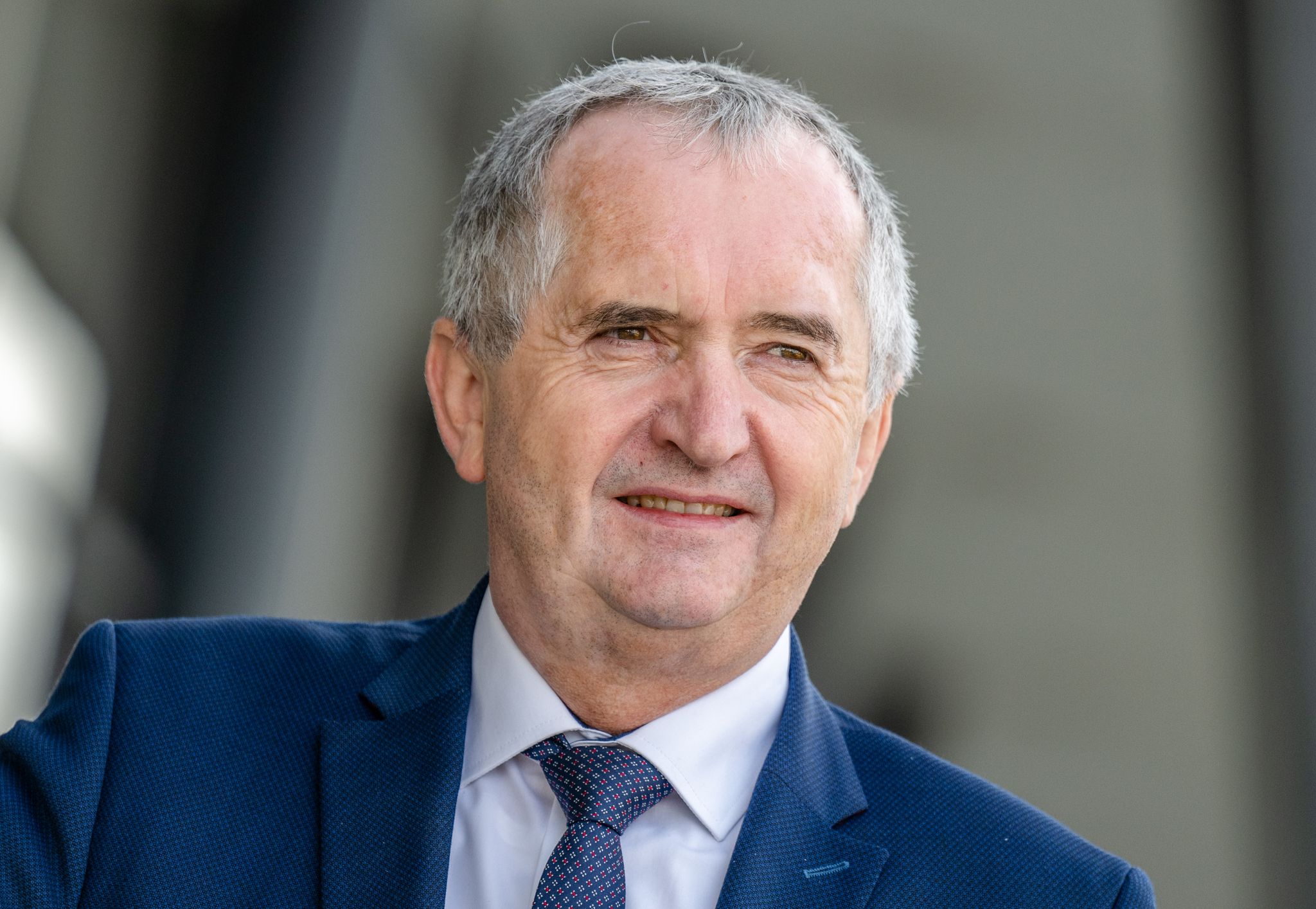 Thomas Schmidt (CDU), Minister für Strukturentwicklung in Sachsen, aufgenommen vor dem Landtag.