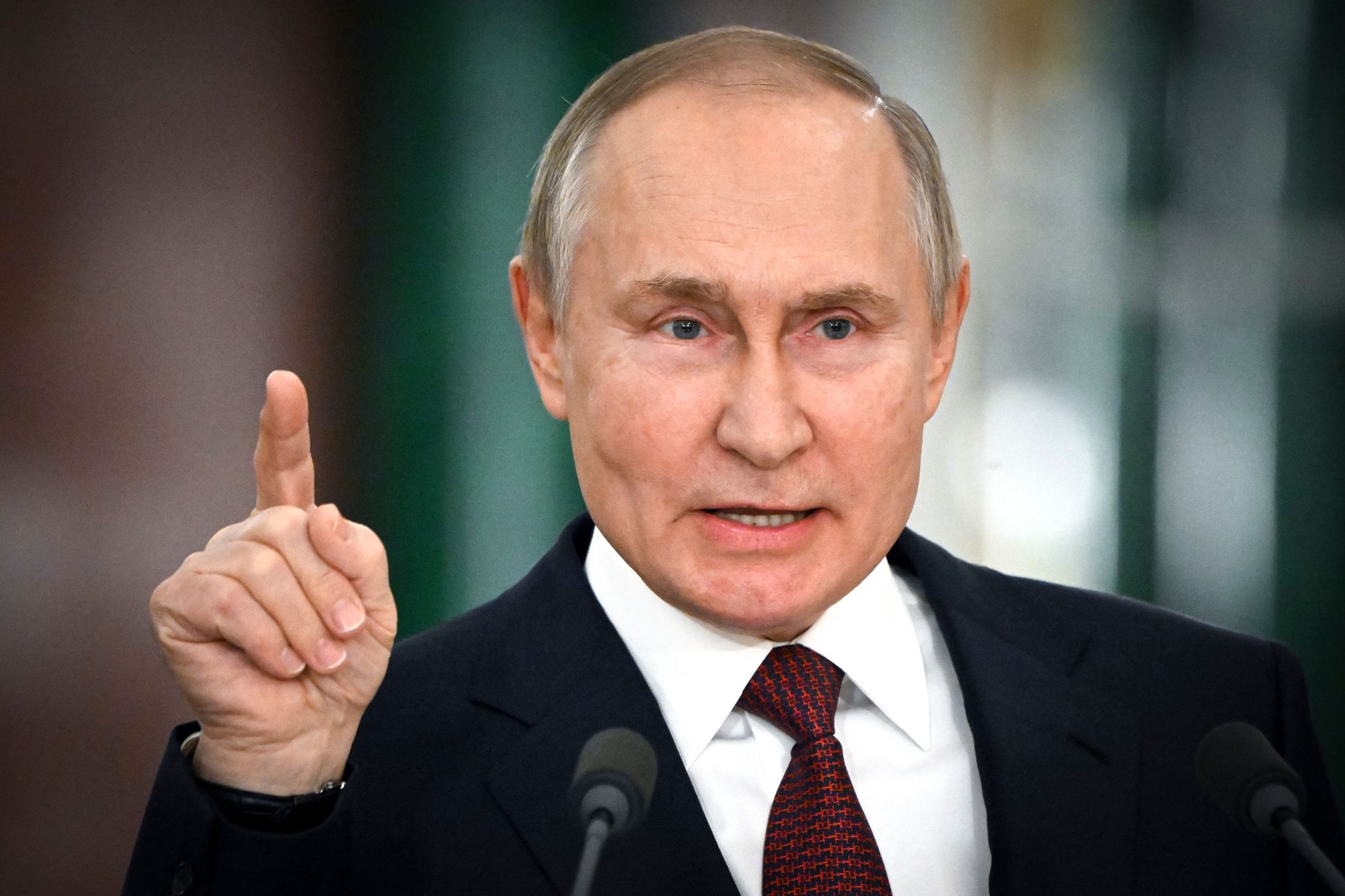 Wladimir Putin hat per Dekret den Verkauf von Öl an Länder verboten, die einen Preisdeckel auf den Rohstoff beschlossen haben.