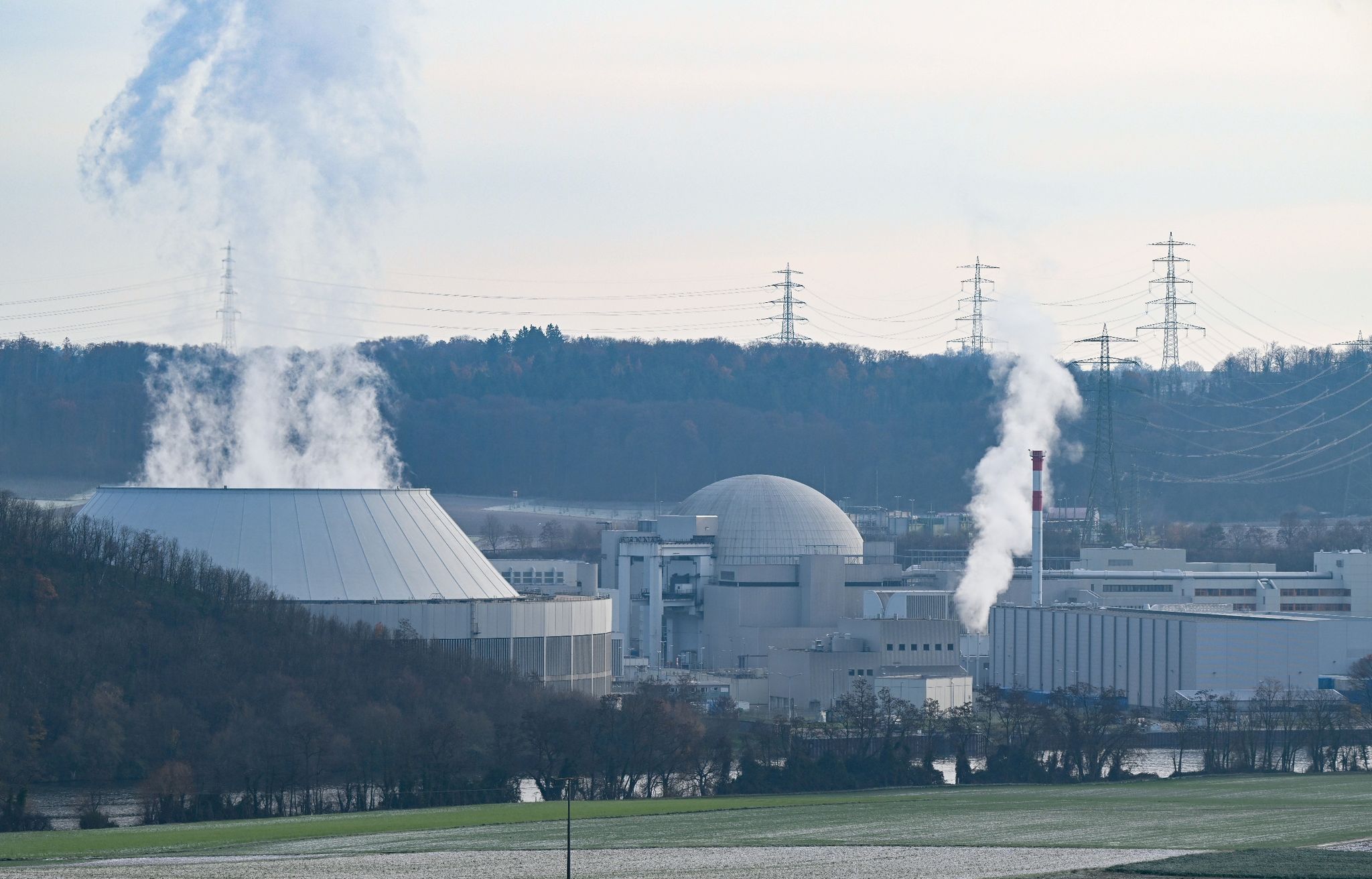 Blick auf das Kernkraftwerk Neckarwestheim.