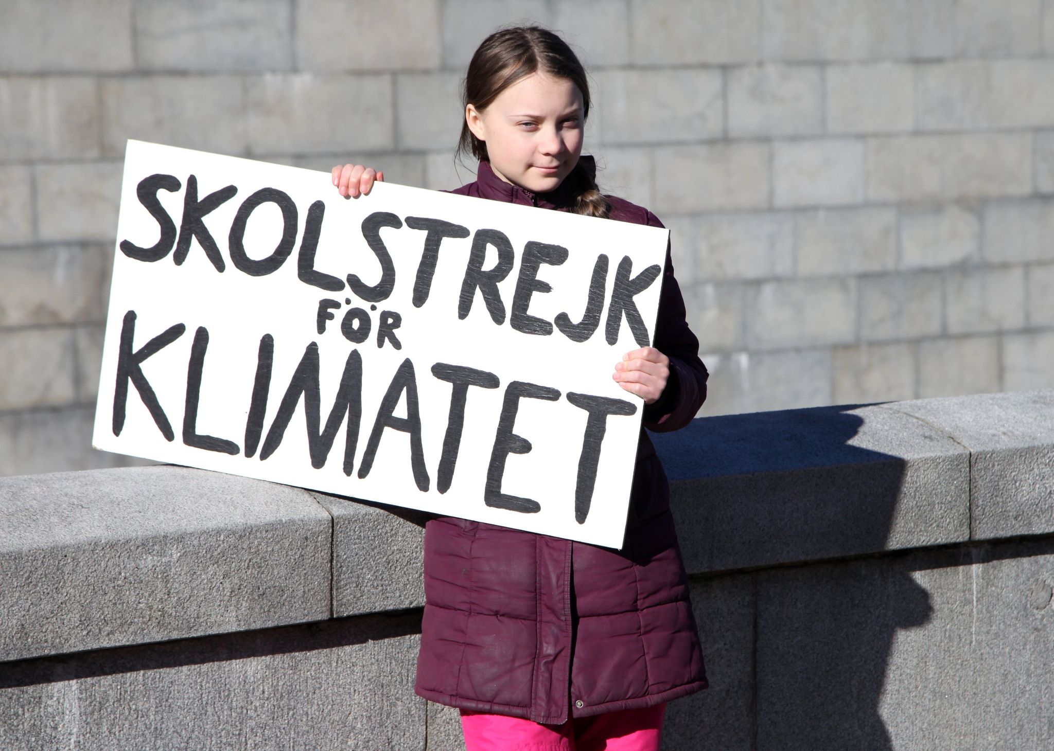 Die schwedische Klimaaktivistin mit ihrem berühmten Schild «Skolstrejk för klimatet» (Schulstreik fürs Klima).