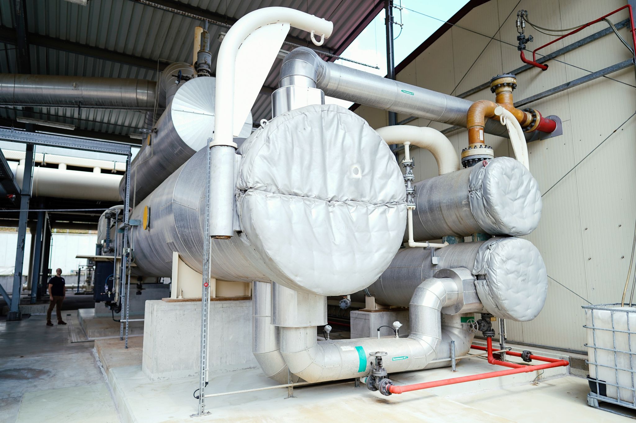 Behälter eines Wärmetauschers in einer Lithium-Pilotanlage der Natürlich Insheim GmbH, einem Tochterunternehmen der Vulcan Energy, in Rheinland-Pfalz.