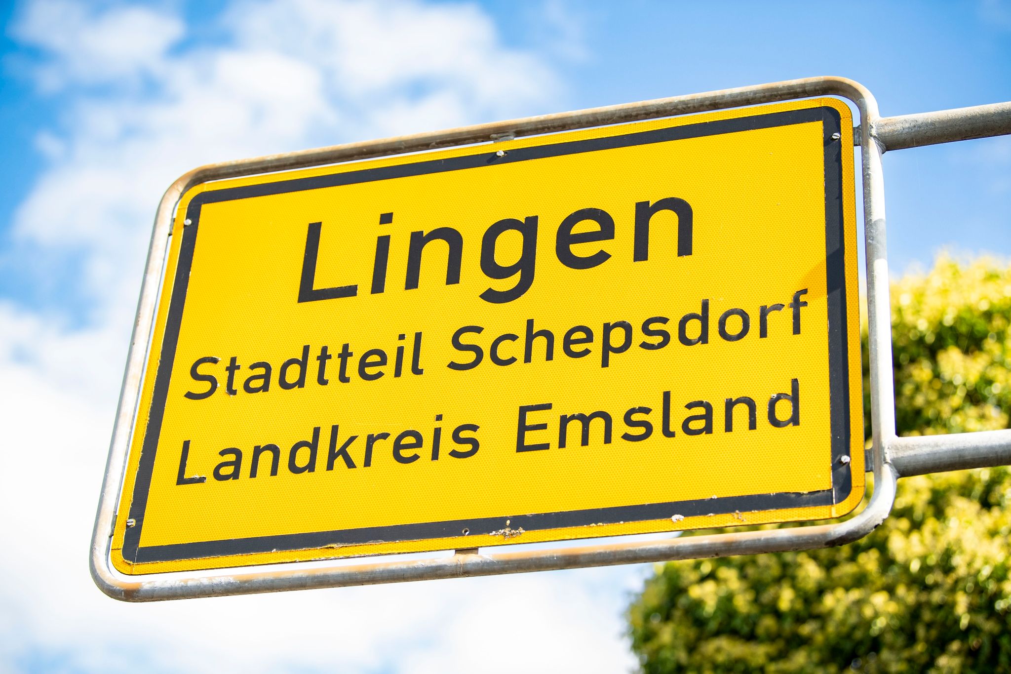 Das Ortseingangsschild von Lingen.