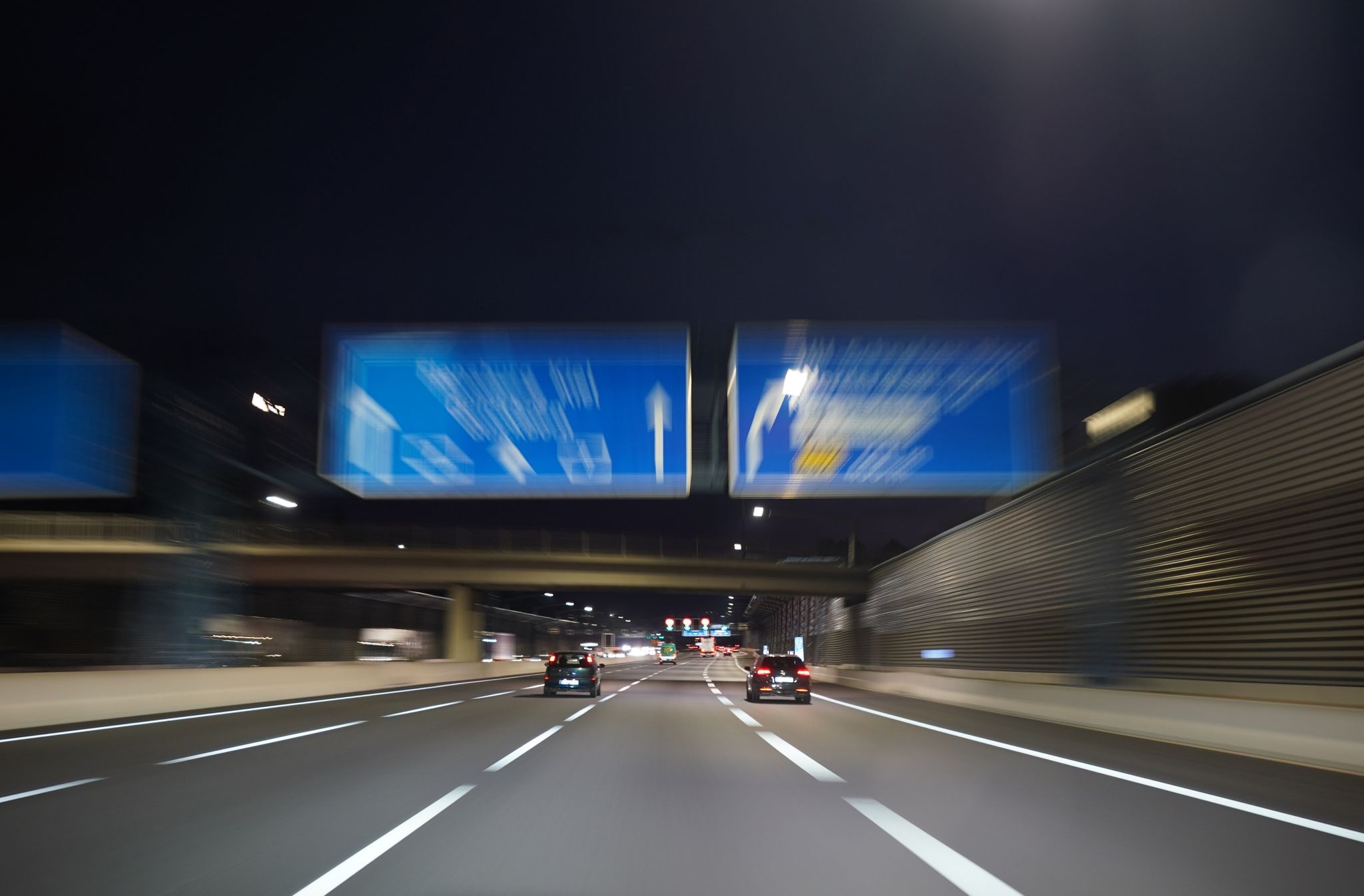Die FDP will Autobahnen schneller bauen lassen. Das lehnen die Grünen ab.