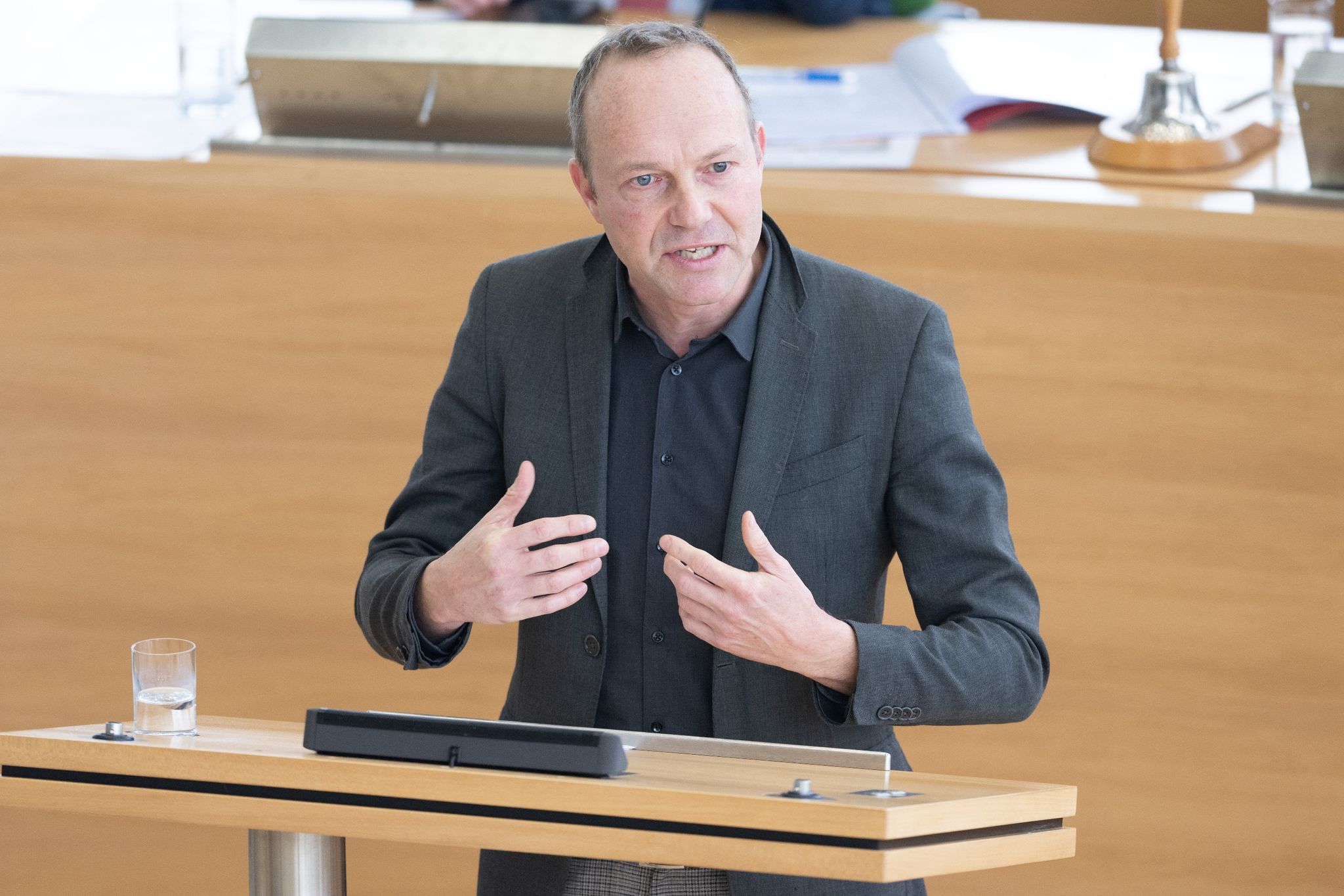 Wolfram Günther (Bündnis90/Die Grünen), Umweltminister von Sachsen, spricht.