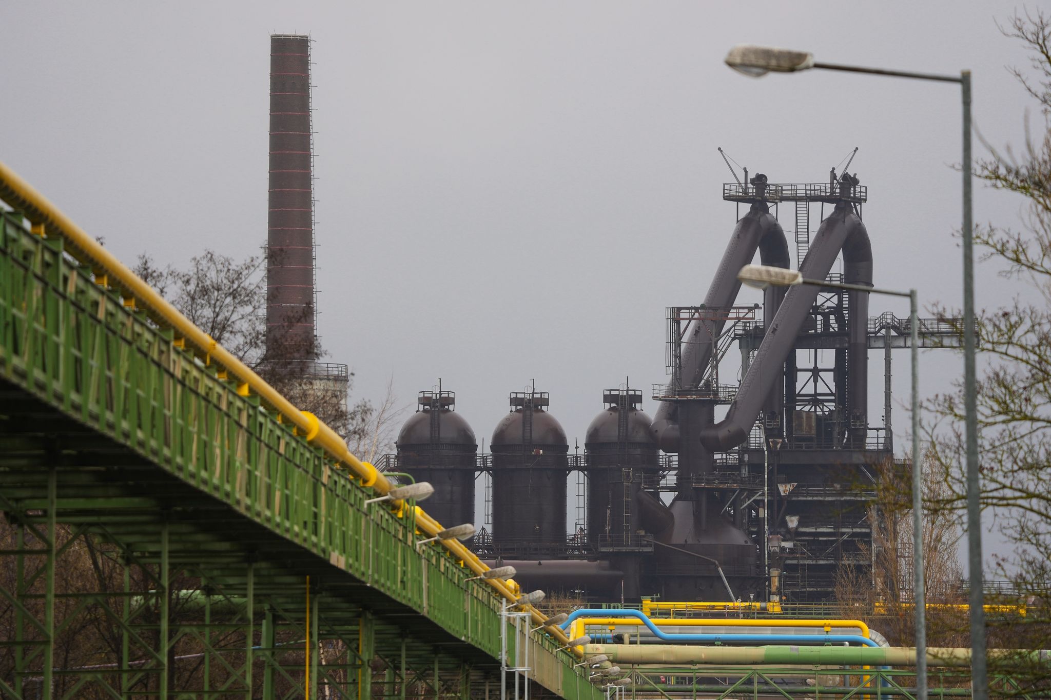 Blick auf Anlagen von Arcelor Mittal in Eisenhüttenstadt