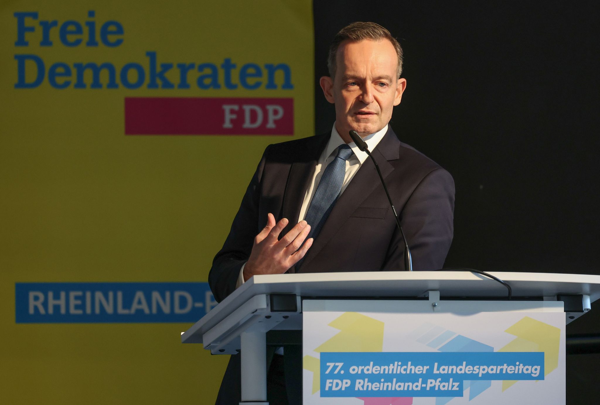 Bundesverkehrsminister Volker Wissing (FDP) hält eine Rede auf dem Landesparteitag in Mainz.
