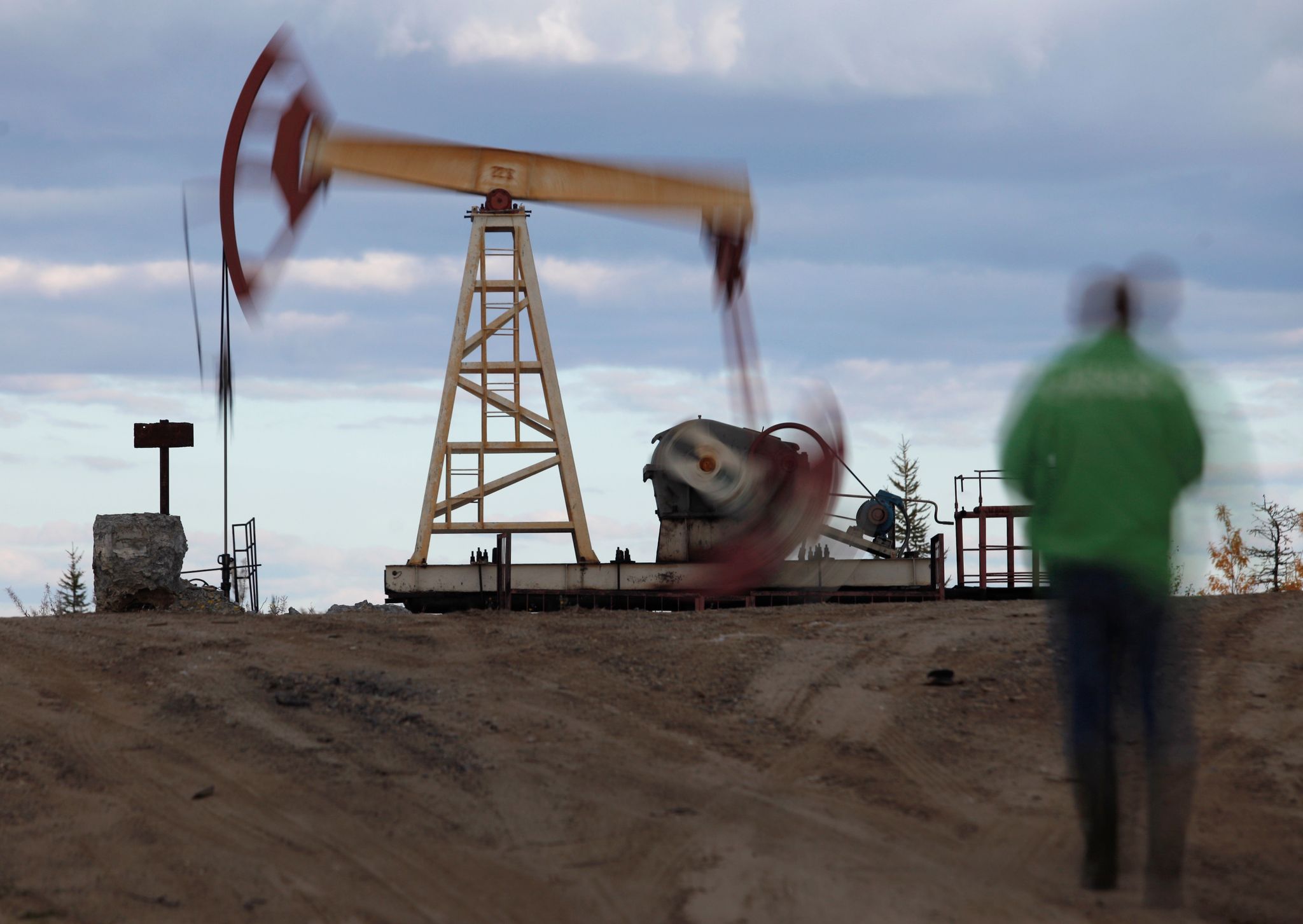 Tiefpumpe im russischen Usinsk. Russland hat im vergangenen Jahr dank hoher Ölpreise einen Handelsüberschuss von gut 311 Milliarden Euro erzielt.