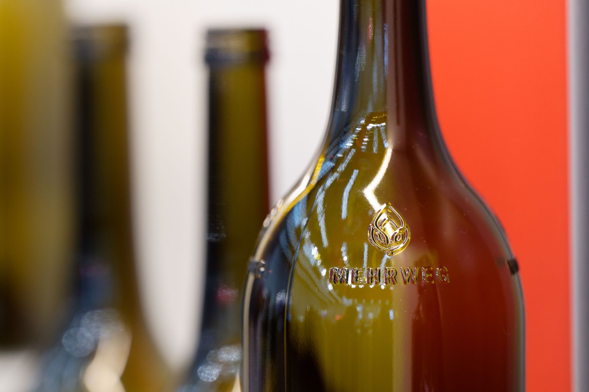 Die Genossenschaft Weinheimat Württemberg stellt auf der Messe ProWein eine Weinmehrwegflasche vor.