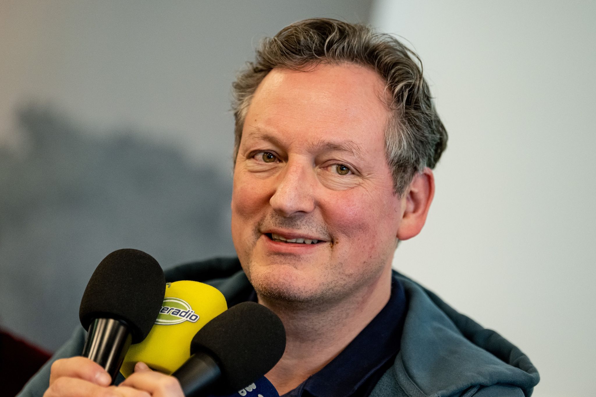 Eckart von Hirschhausen, Schirmherr, nimmt an einer Pressekonferenz des Comedy for Future Festival (C4FF) teil.