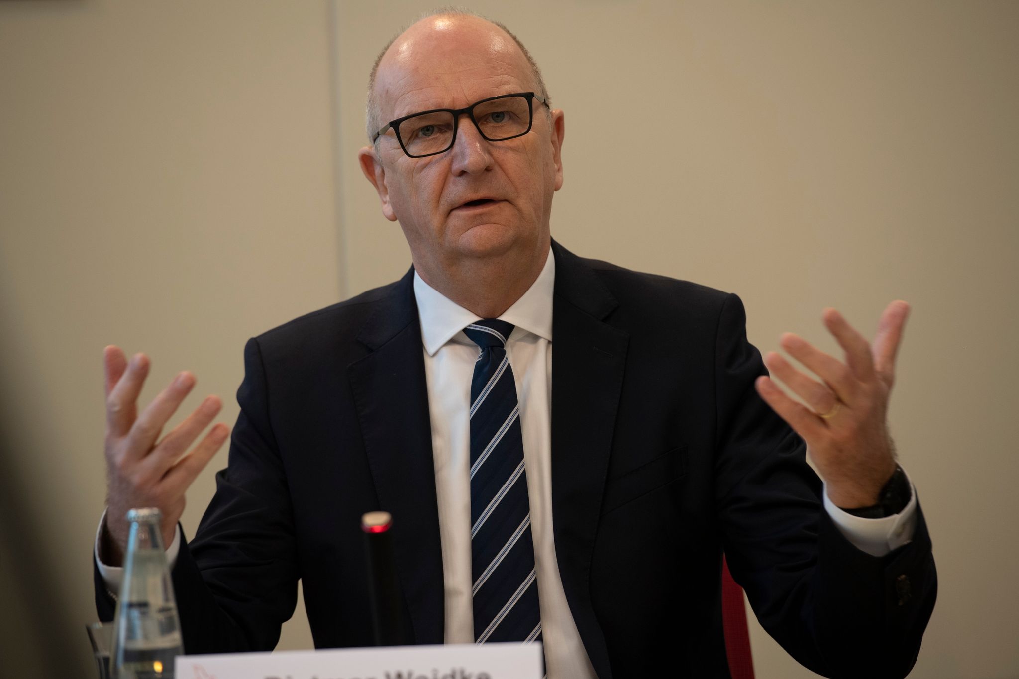 Brandenburgs Ministerpräsident Dietmar Woidke (SPD) spricht.