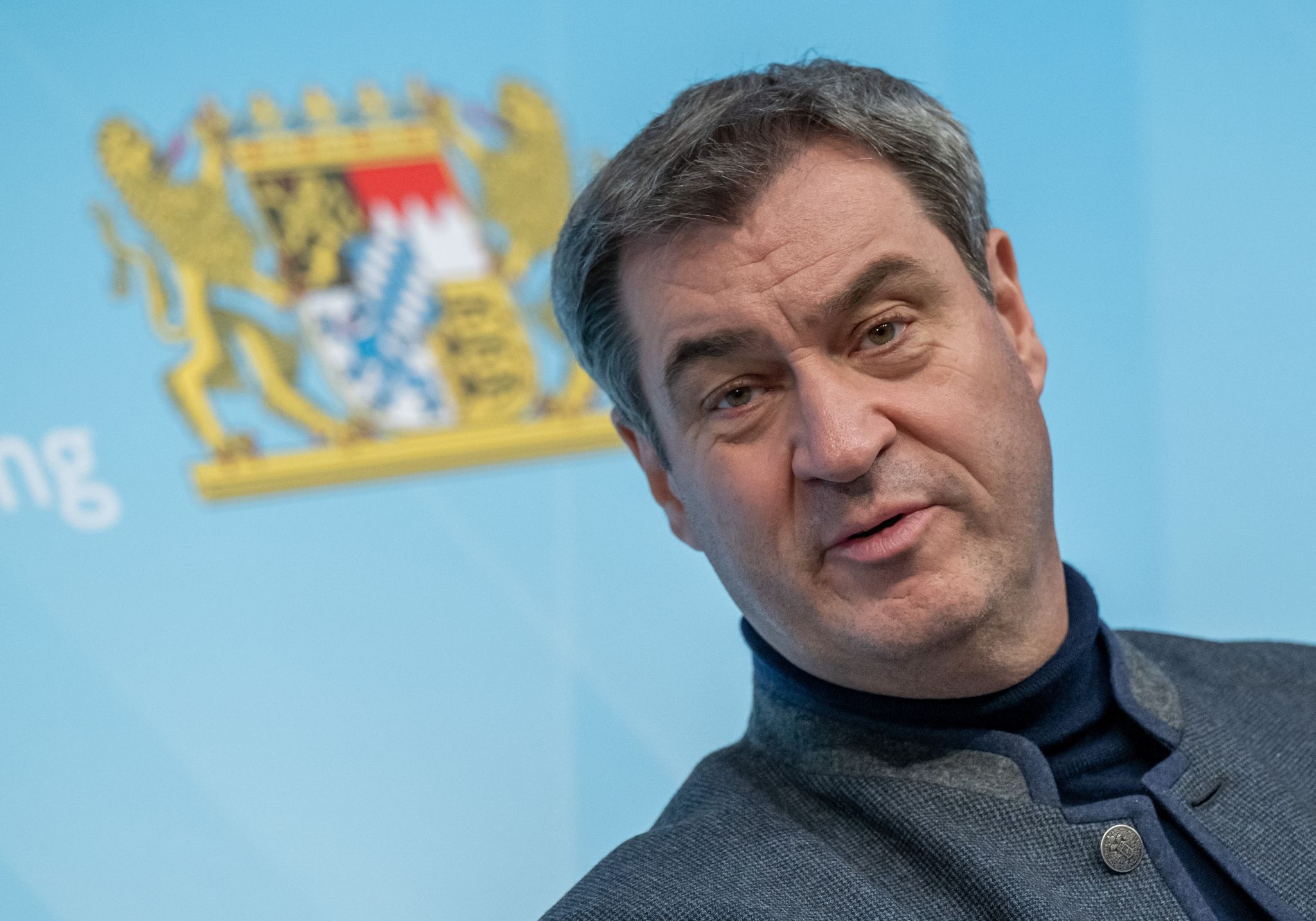Markus Söder (CSU), Ministerpräsident von Bayern, nimmt an einer abschließenden Pressekonferenz teil.