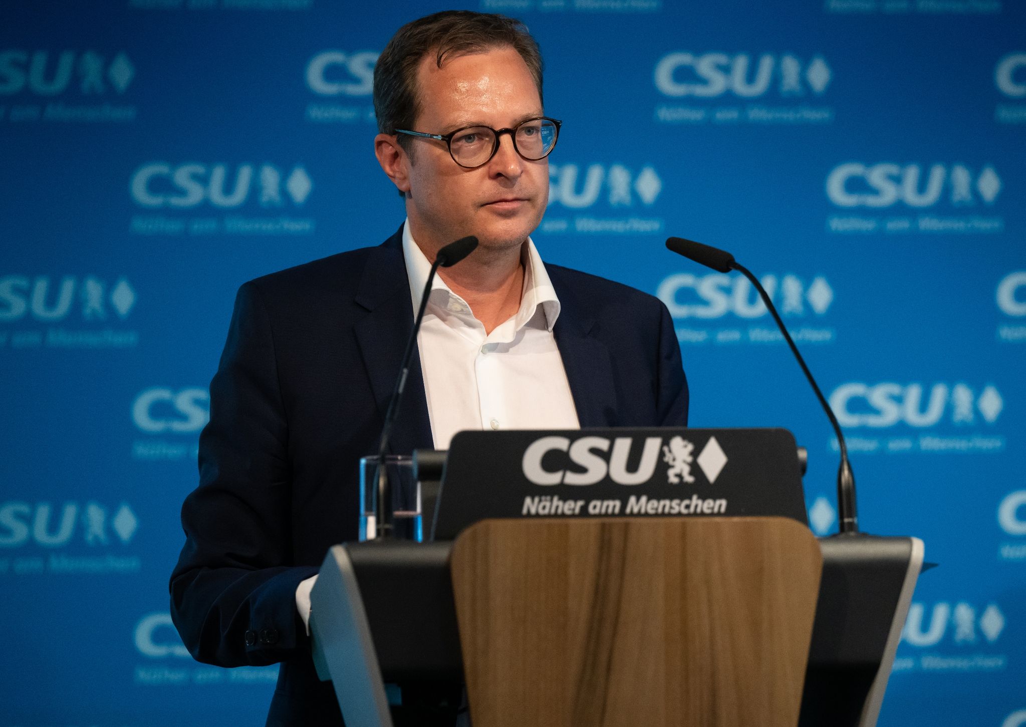 Martin Huber, Generalsekretär der CSU, nimmt an einer Pressekonferenz teil.