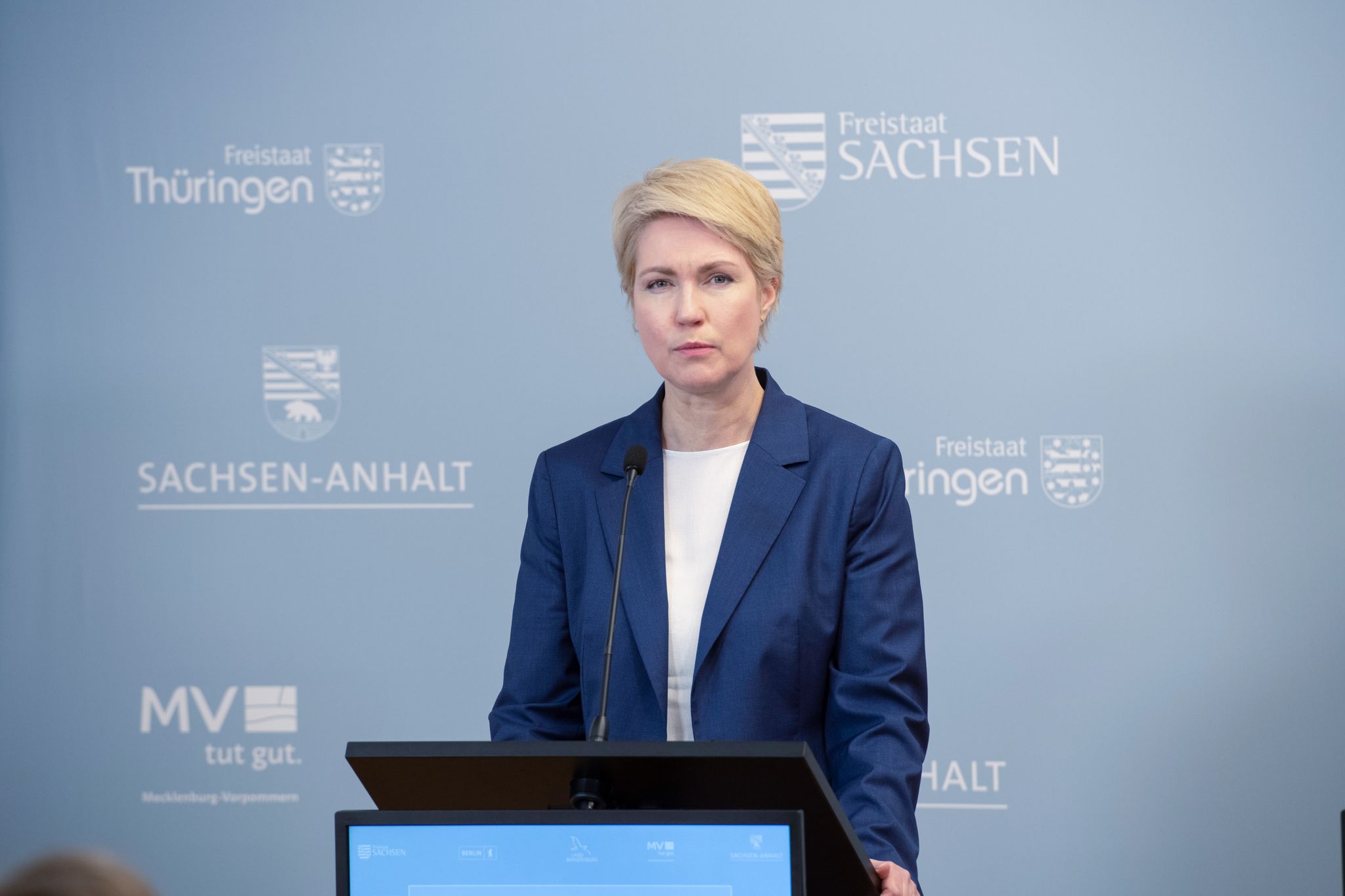 Mehrere Umweltverbände haben an Ministerpräsidentin Schwesig (SPD) appelliert, alle LNG-Pläne vor Rügen aufzugeben.