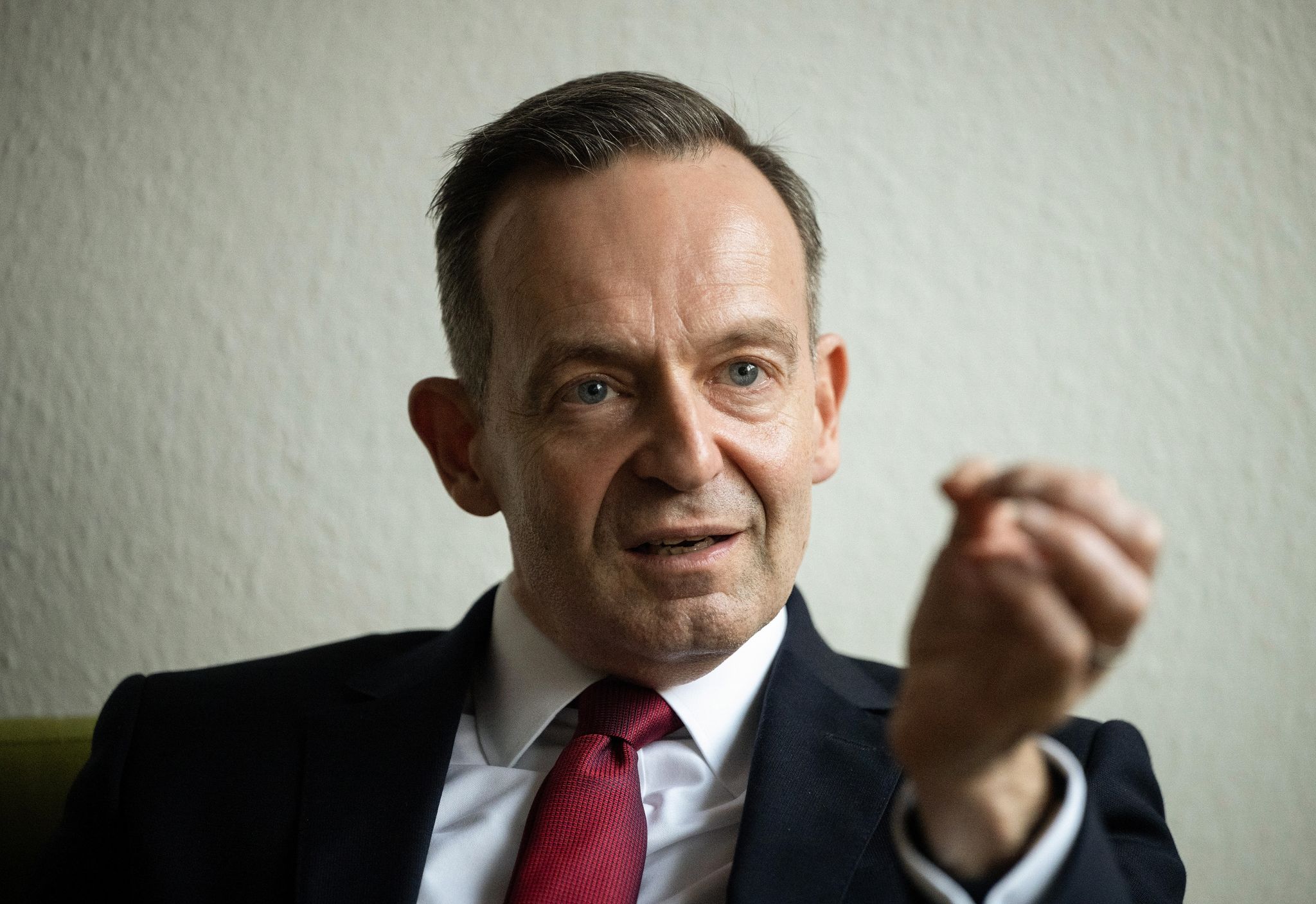 Volker Wissing (FDP), Bundesminister für Verkehr und Digitales, spricht während eines Interviews.