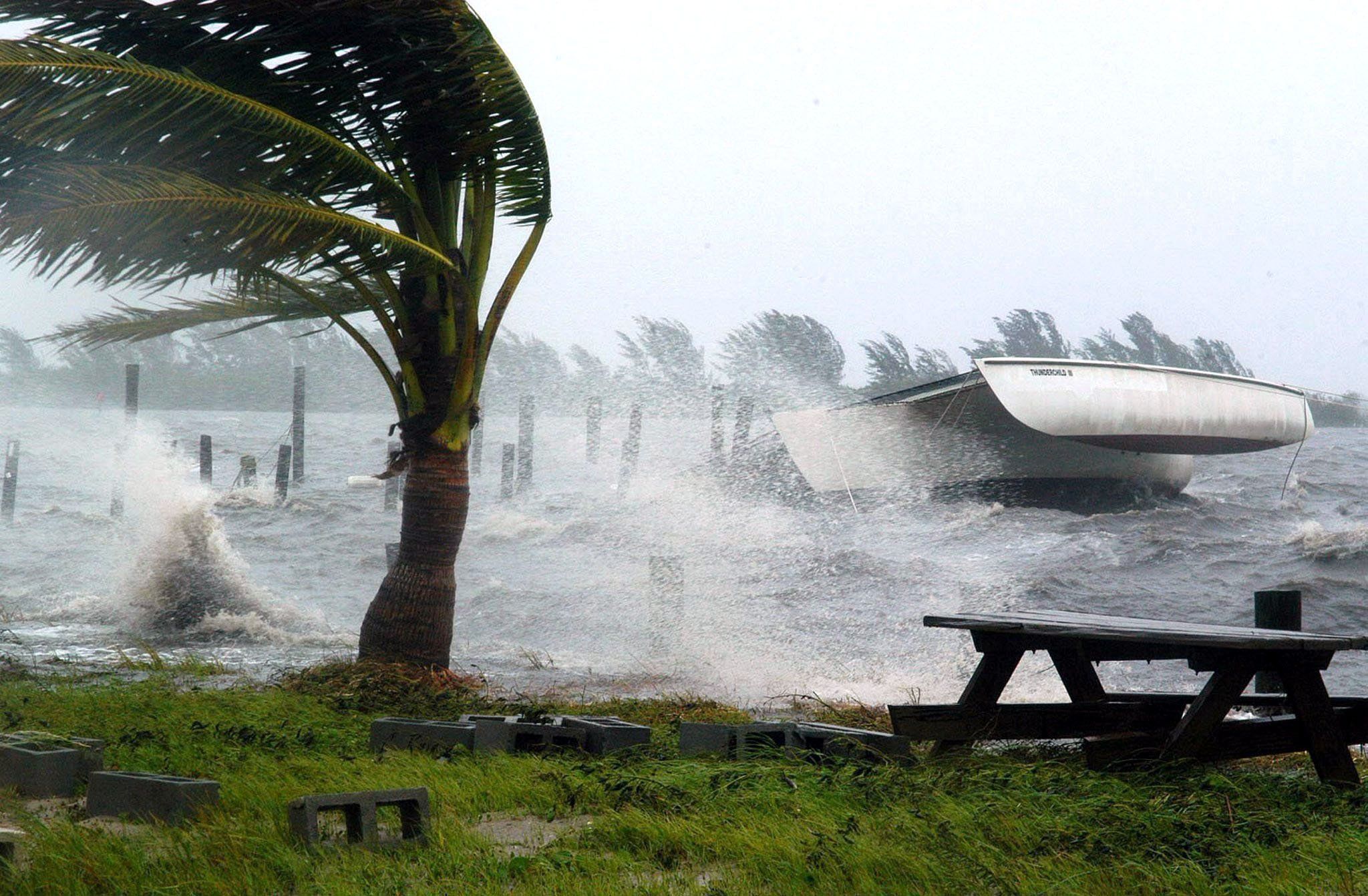 Hurrikans Frances trifft die Küste des US-Bundesstaats Florida am 05. September 2004.