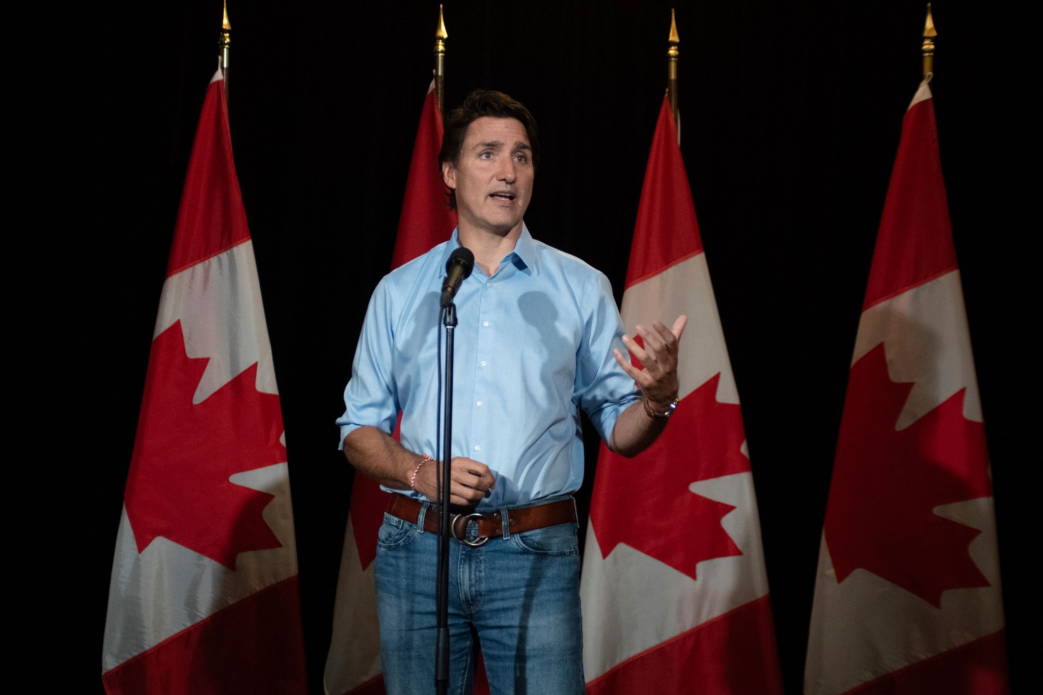 Kanadas Premierminister Justin Trudeau gibt eine Erklärung zu den Waldbränden ab.
