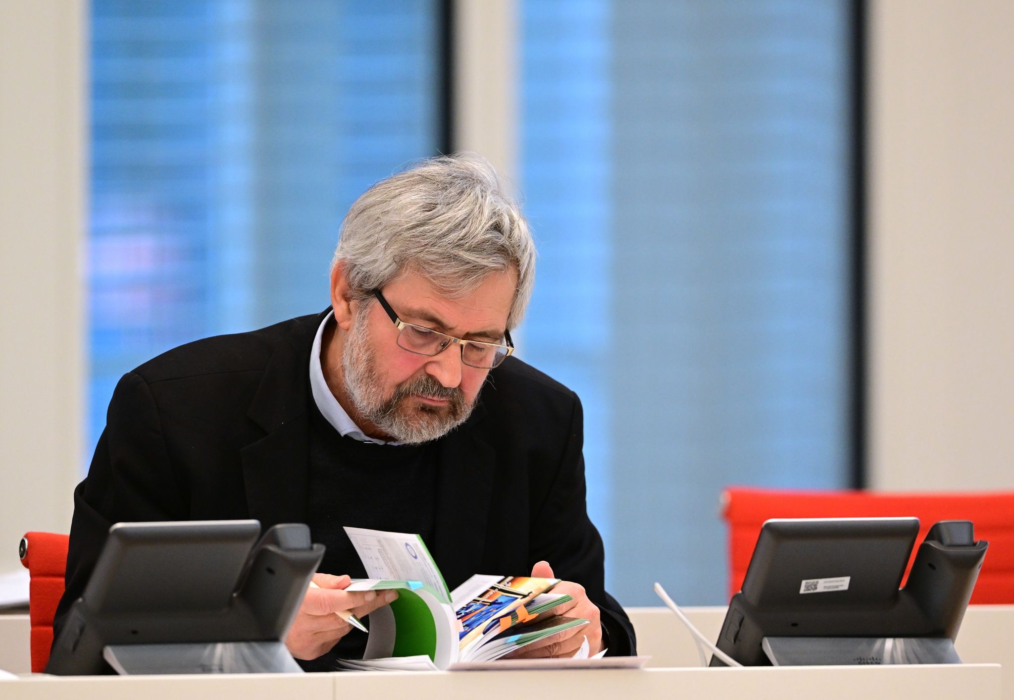 Brandenburgs Umweltminister Axel Vogel während einer Sitzung des Brandenburger Landtages.