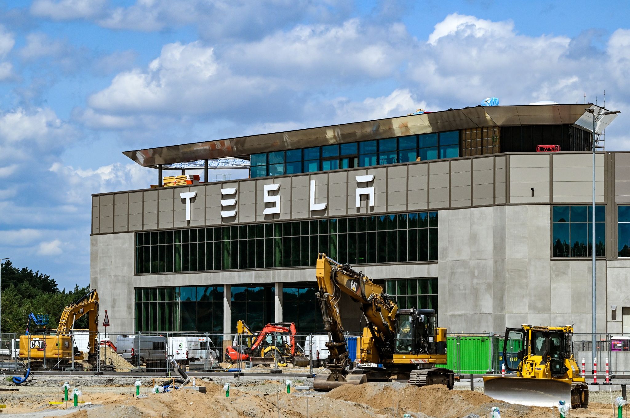 Das Werk der Tesla Gigafactory Berlin-Brandenburg vom US-Elektroautobauer Tesla.